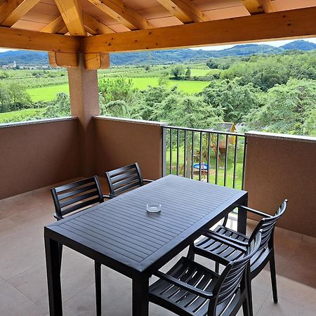 Posestvo Rouna - Winery And Apartments วิพาวา ภายนอก รูปภาพ